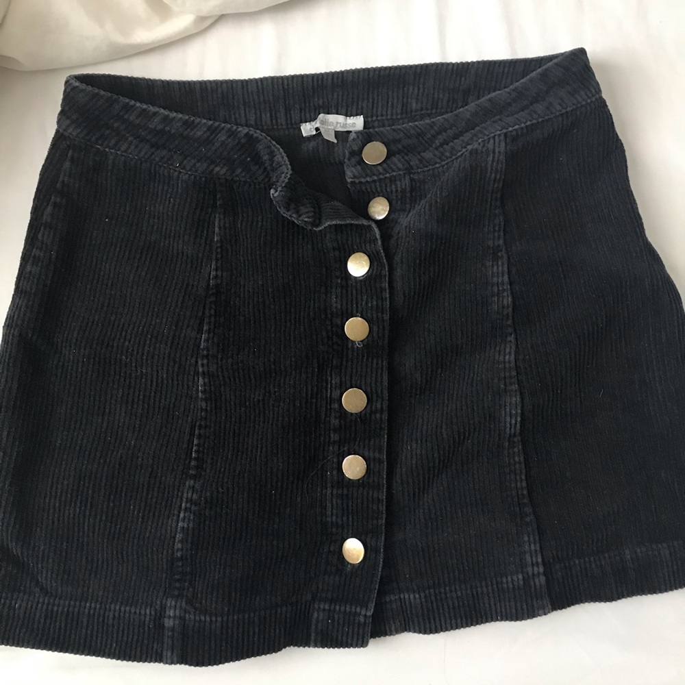 black skirt